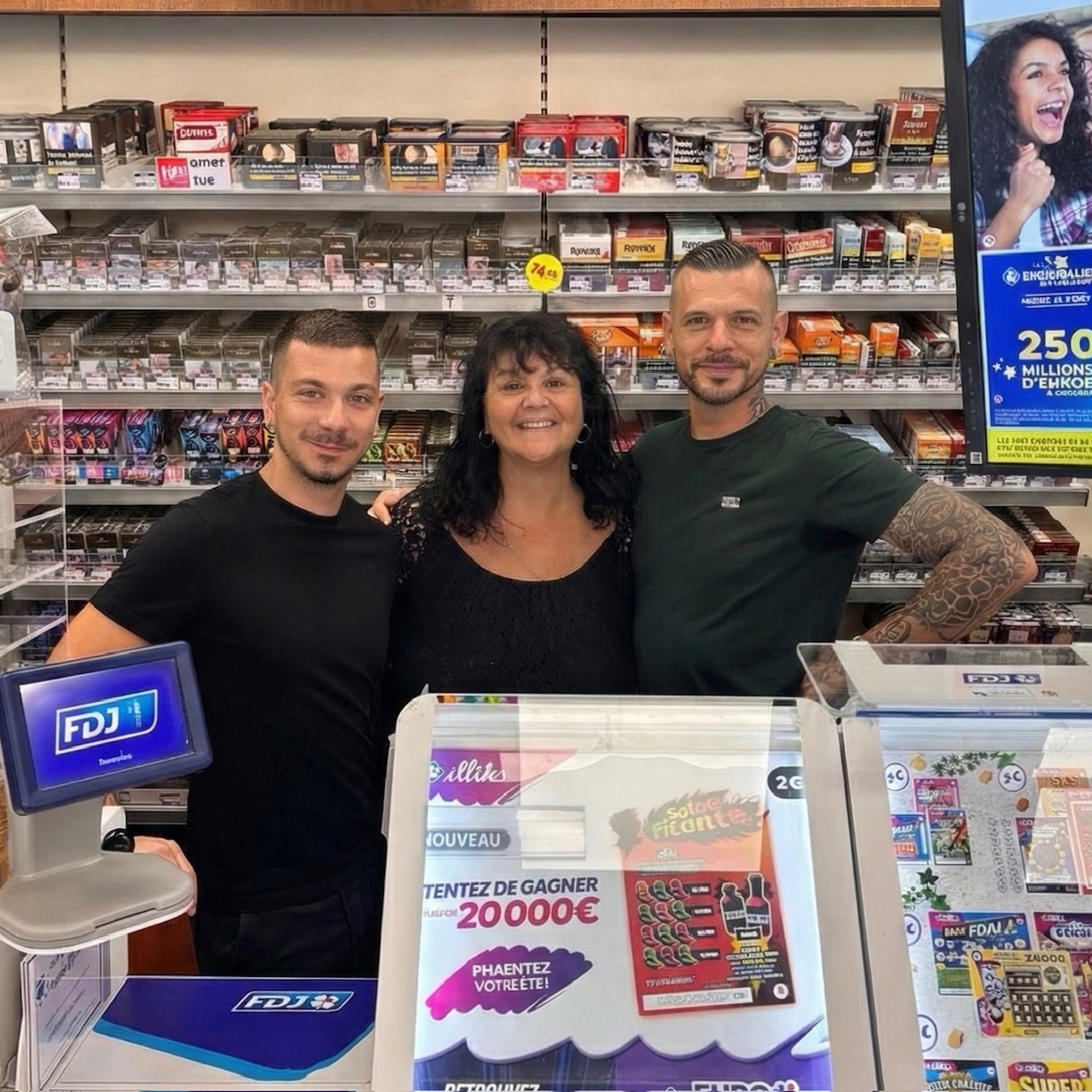 L'équipe du Tabac des Halles Béziers